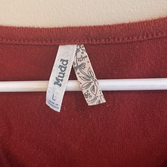 Mudd lace up v neck - Picture 2 of 4